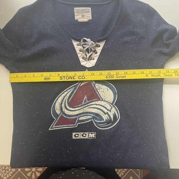 CCM Women's Official Vintage Apparel Colorado Avalanche Lace-Up Sweatshirt XL - Picture 6 of 10